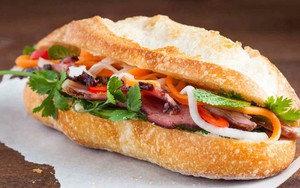 Vụ nghi ngộ độc thực phẩm tại Đồng Nai: Đề nghị đình chỉ, xử lý nghiêm sai phạm của cơ sở bánh mì