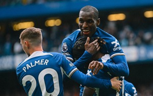 Jackson tỏa sáng, Chelsea thắng kiểu 'bàn tay nhỏ' để vượt mặt MU ở Ngoại hạng Anh