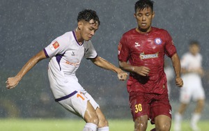 Ai cũng muốn 'giữ chỗ' an toàn ở V-League