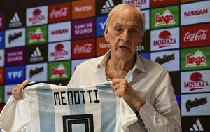 Cựu HLV của đội tuyển Argentina và Barca qua đời
