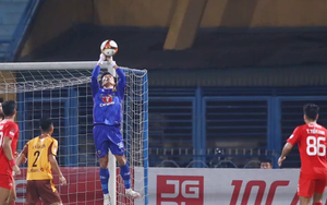 Được Filip Nguyễn khen ngợi, thủ môn Bùi Tiến Dũng đáp trả đầy bất ngờ