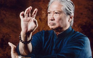 Hồng Kim Bảo 'đứng lớp' ở Singapore: 'Não tôi vẫn cảm thấy mình đang ở tuổi 28'