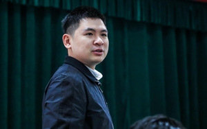 Chủ tịch Hà Nội FC gây bão khi ví đội nhà giống... MU, tin cả 2 sẽ trở lại mạnh mẽ