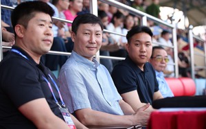 V-League có gì cho HLV Kim Sang Sik?