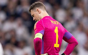 Từ người hùng hóa tội đồ, Neuer không nói lên lời sau sai lầm khiến Bayern thua ngược Real