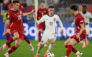 Cầu thủ hay nhất Ngoại hạng Anh bất ngờ bị kêu gọi thay ra sớm ở trận Anh thắng Serbia