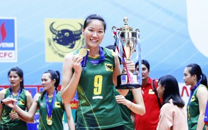 Sau khi giành chức vô địch, huyền thoại bóng chuyền Ngọc Hoa dự giải châu Á với ‘truyền nhân’ Thanh Thúy 