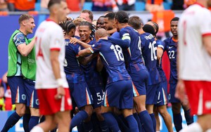 Áo đấu của cựu sao MU cháy hàng sau bàn thắng quyết định tại EURO