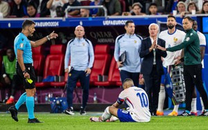 Mbappe bị chỉ trích cố ý ‘câu giờ’ vô lối khi làm điều khó tin này ở trận thắng Áo 