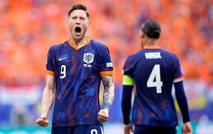 Cựu tiền đạo MU được 'ông lớn' của châu Âu săn đón sau bàn thắng quyết định cho Hà Lan