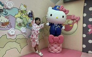 Nhật Bản: Chuyến tàu đặc biệt kỷ niệm 50 năm sinh nhật Hello Kitty