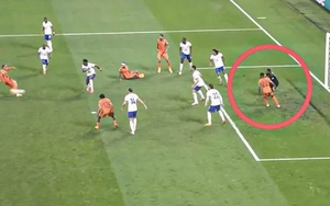 HLV Hà Lan nổi trận lôi đình khi bị VAR tước bàn thắng ở trận hòa Pháp