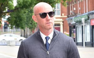 Cựu danh thủ MU thoát án tù dù gây tai nạn nghiêm trọng