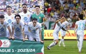 Văn Toàn, Tuấn Anh giành chức vô địch lịch sử với CLB Nam Định sau chiến thắng 5-1, 'nhà vua mới' của V-League lộ diện