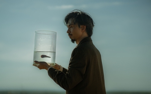 Đen nhắc đến hai tác phẩm văn học kinh điển trong MV mới "FRIENDSHIP"