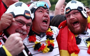 CĐV Đức và Thụy Sĩ ăn mừng sau vòng bảng EURO 2024