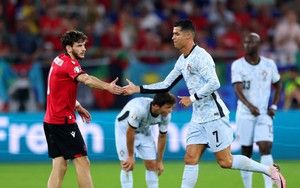 Tin nóng EURO hôm nay 27/6: Người hùng Georgia lấy cảm hứng từ Ronaldo, HLV ĐT Ý xin lỗi