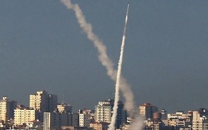 Hàng loạt rocket, tên lửa từ Liban phóng sang Israel trong đêm