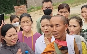 Ông Lê Anh Tú (Thích Minh Tuệ) tự nguyện dừng việc đi bộ khất thực