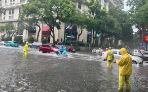 Khuyến cáo biện pháp di chuyển an toàn trong mưa ngập, dông, sét