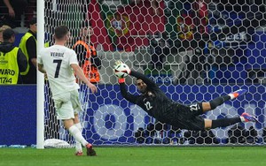 VTV2 VTV3 trực tiếp bóng đá Bồ Đào Nha vs Slovenia: Chiến thắng chóng vánh sau 3 lượt đá luân lưu