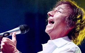 Nghệ sĩ với EURO: Tuổi 70 của nữ ca sĩ "Mùa hè Italia"