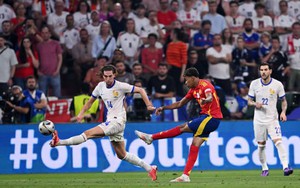 Nhật ký EURO bằng thơ - Bán kết (Tây Ban Nha 2 - 1 Pháp): Có thể viết thành thơ
