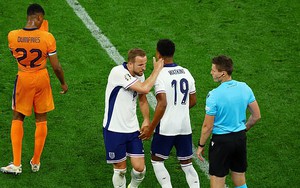 Southgate được ca ngợi vì dám làm điều mà HLV Bồ Đào Nha sợ phải làm với Ronaldo