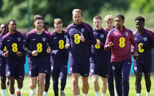 Tin nóng EURO 4/7: Gary Neville dự đoán kết quả trận Anh - Thụy Sĩ, trọng tài gây tranh cãi bắt trận Đức gặp Tây Ban Nha