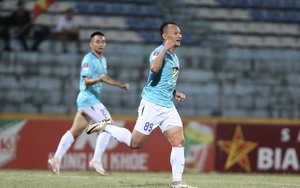 ‘Người không phổi’ của ĐT Việt Nam ghi bàn, Hà Tĩnh trụ hạng thành công khi thắng PVF-CAND 3-2