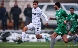 Cầu thủ Việt kiều được Barcelona theo đuổi vừa có bước tiến mới ở châu Âu, từng hé lộ khả năng chơi cho ĐT Việt Nam