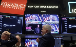 Chứng khoán toàn cầu tăng điểm sau động thái của Fed - Giá dầu, giá vàng tăng mạnh