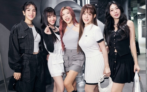 5 "chị Đẹp" nhóm LUNAS trẻ trung, gợi cảm trong trang phục của Đỗ Mạnh Cường