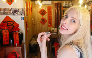 HLV người Nga của tuyển Olympic Trung Quốc gây sốt với ngoại hình như 'tiên tộc'