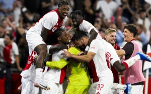 Ajax lập kỷ lục 34 quả sút luân lưu, thủ môn 40 tuổi cản phá 5 cú đá và tự mình ghi bàn giúp đội nhà thắng nghẹt thở