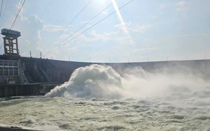 14 giờ ngày 16/8, mở 2 cửa xả mặt hồ thủy điện Thác Bà