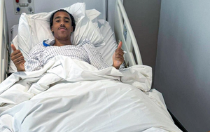 Thực hư MU bị lừa trong thương vụ Leny Yoro, bị gãy xương bàn chân vẫn 'phá két' chiêu mộ