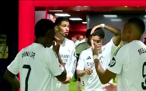 Bellingham chỉ cho Mbappe và Vinicius Jr sai lầm ở trận hòa của Real Madrid