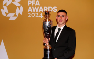 Phil Foden giành giải thưởng cá nhân thứ 4 sau mùa giải bùng nổ với Man City