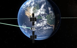 Tàu JUICE hoàn thành chuyến bay ngang qua Mặt Trăng - Trái Đất đầu tiên trên thế giới