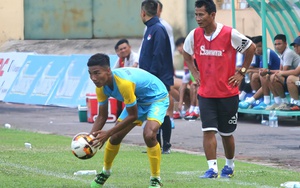 Hai HLV bóng đá trẻ Khánh Hòa chiếm giữ tiền công, tiền ăn của cầu thủ, công an phải vào cuộc