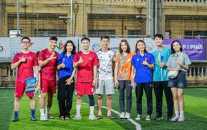 'Hot girl' cầu lông Thùy Linh xuất hiện cùng QBV Việt Nam và 'cơn lốc đường biên' Thanh Nhã, làm một điều cực ý nghĩa