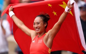 Tin nóng thể thao sáng 4/8: Quần vợt nữ Trung Quốc làm nên lịch sử Olympic, MU đón tin buồn trước mùa giải mới