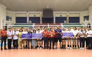 ĐT bóng chuyền nữ Việt Nam được thưởng hơn 100 triệu sau chiến thắng kịch tính, thầy trò HLV Tuấn Kiệt nhận tin vui liên tiếp