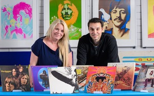 Sự hoài niệm giúp kỷ vật gây "bão giá"