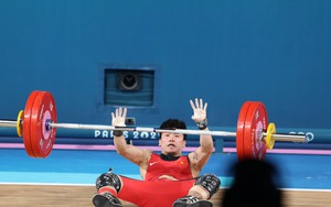 Cử tạ Việt Nam nhìn từ Olympic: 'Phú quý giật lùi'