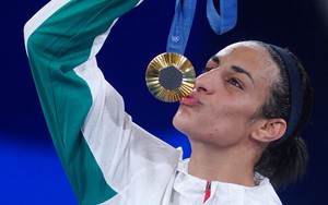 Võ sĩ bị nghi ngờ giới tính đoạt HCV Olympic 2024 sau khi thắng thuyết phục đối thủ Trung Quốc