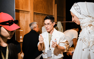 Nguyễn Hưng Phúc làm đạo diễn catwalk ở New York Fashion Week