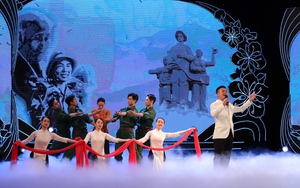 NSƯT Hoàng Tùng hát tôn vinh cha mẹ nhân dịp Tết Trung thu