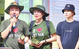 Vợ chồng NSƯT Vũ Luân - Phương Lê đến Lào Cai tặng quà từ thiện